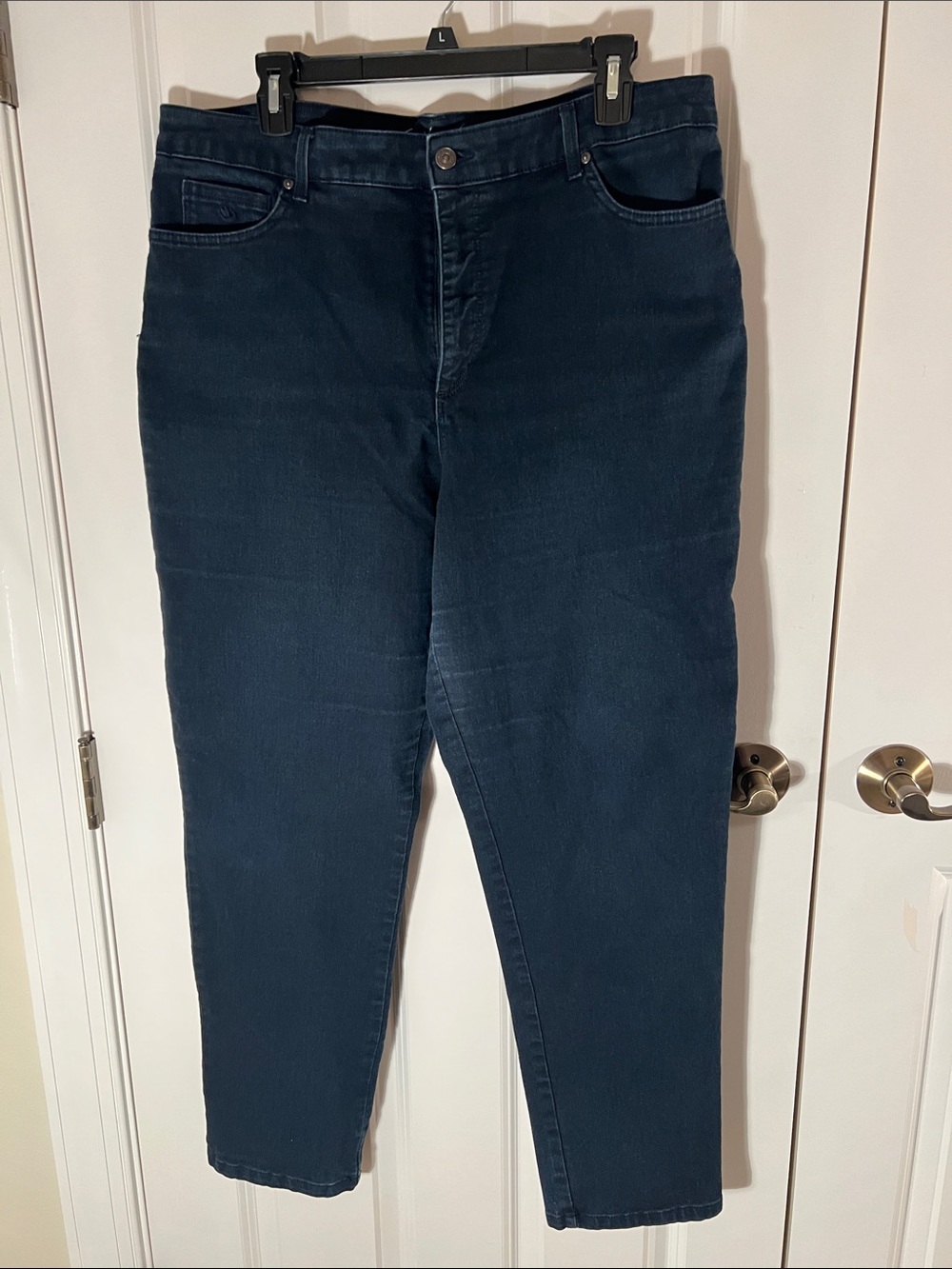 Gloria Vanderbilt Navy Blue Jeans all around slimming effect Amanda 2.0 slim leg